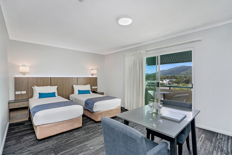 Bedroom 3, Cairns Sheridan Hotel, Cairns