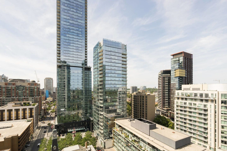 Others 5, Yorkville Fantasy Yonge & Bloor 2BR 2BT, Toronto