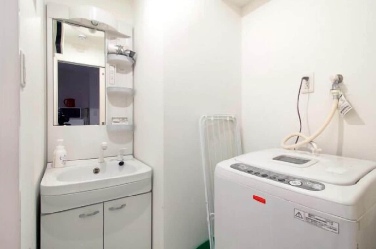Bathroom, Galaxy Apartment, Osaka