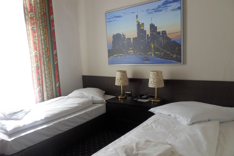 Bedroom 4, Hotel Carlton, Frankfurt am Main