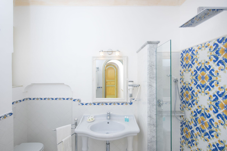 Bathroom 4, Villa Flavio Gioia, Salerno