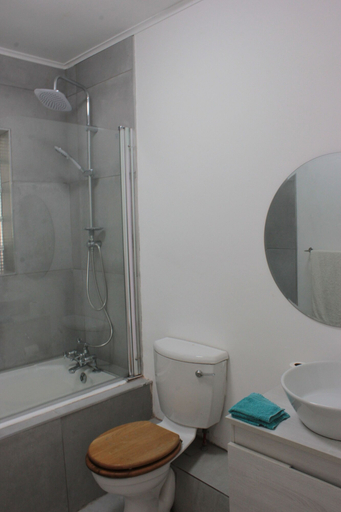 Bathroom 3, 4diemaar, City of Cape Town