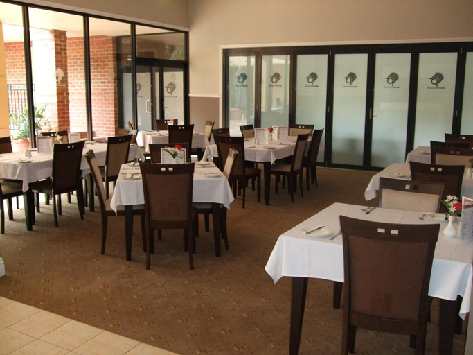 Food & Drinks 5, Wentworth Grande Resort, Wentworth