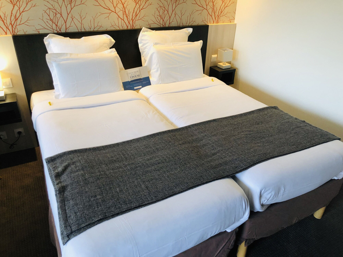 Bedroom 2, Kyriad Lisieux, Calvados