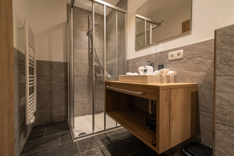 Bathroom 3, A CASA Rubin Chalet & Studio Resort, Imst