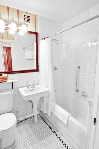 Bathroom 5, Rodd Charlottetown, Queens