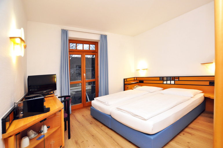 Bedroom 3, Hotel Villa Waldperlach, München