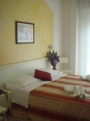 Bedroom 2, Hotel Arcade, Rimini