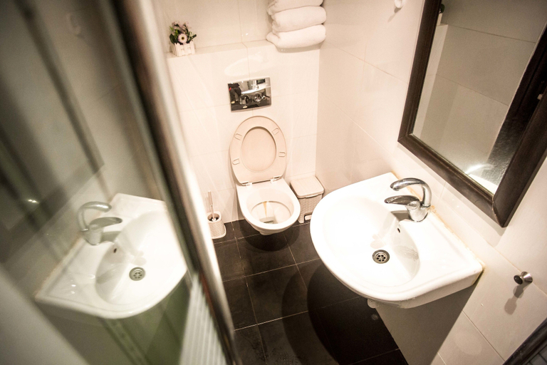 Bathroom 3, Premium Suites on the Beach B.Yehuda 166