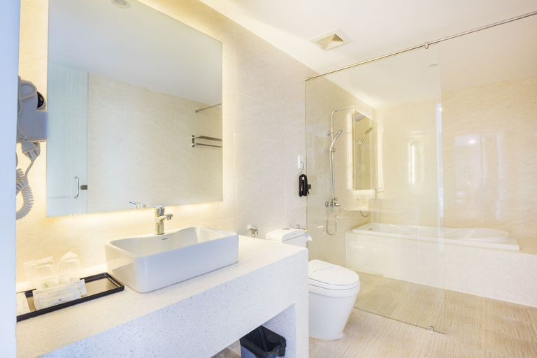 Bathroom 5, King Town Grand Hotel & Wedding Center, Nha Trang
