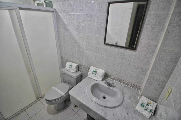 Bathroom 3, EMS Hotels Boca del Río, Veracruz