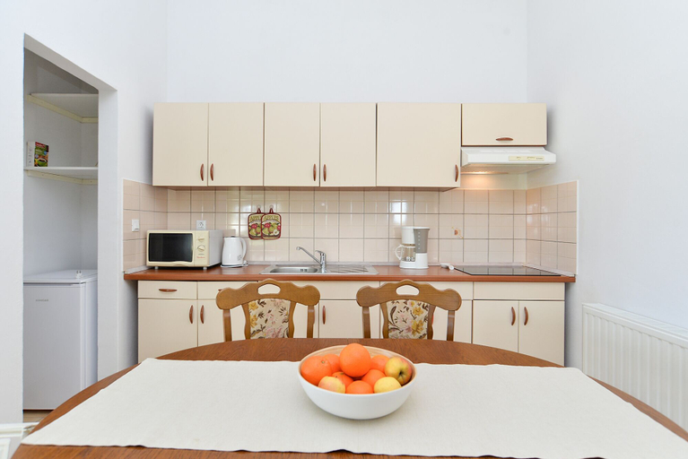 Others 5, Apartment 719, Pula
