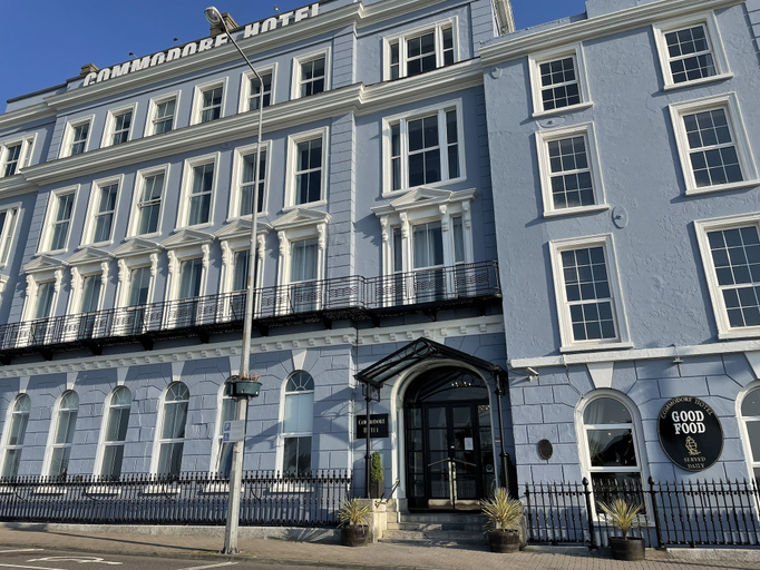 Exterior & Views 1, Commodore Hotel