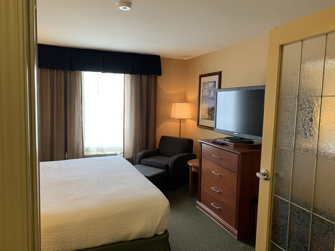 Bedroom 3, Merit Hotel & Suites, Division No. 16