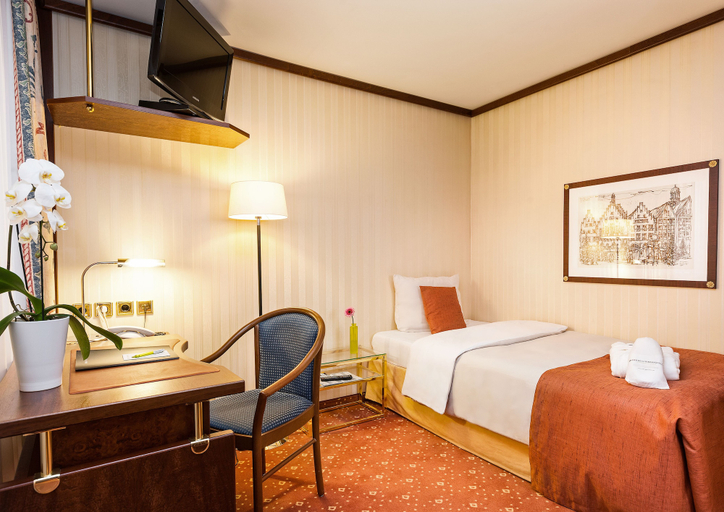 Bedroom 2, Living Hotel Berlin Mitte, Berlin