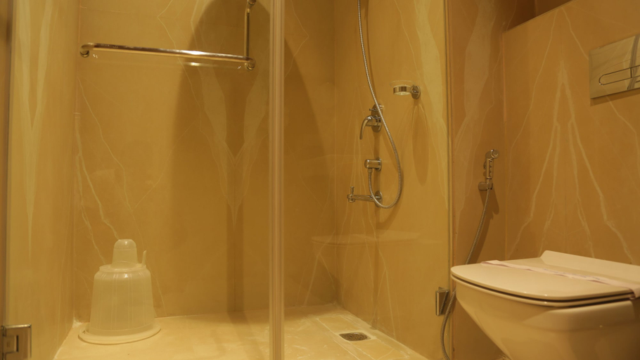 Bathroom 5, Sandyy Wavess Beach Resort, South Andaman