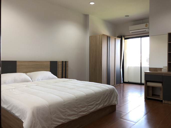 Bedroom 3, Rabbit Hostel, Lom Sak
