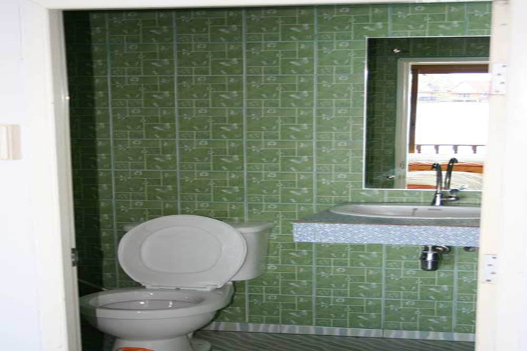 Bathroom 4, Khungkapong Resort, Muang Phetchaburi