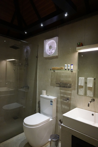 Bathroom 5, Rangiri Dambulla Resort, Dambulla