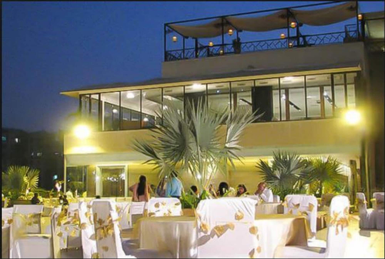 Food & Drinks 5, Hotel Leafio Mumbai, Mumbai Suburban