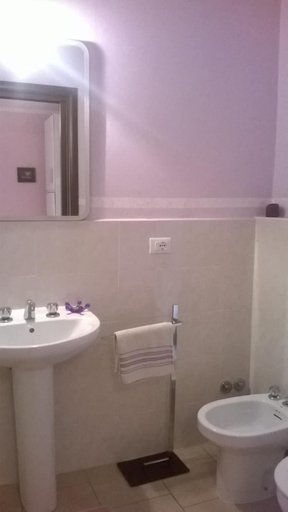 Bathroom 3, B&B Ciliegio Felice, Ferrara