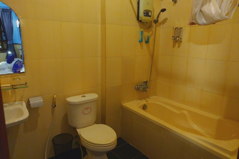 Bathroom 3, The Sparrow Guest House, Siem Reap