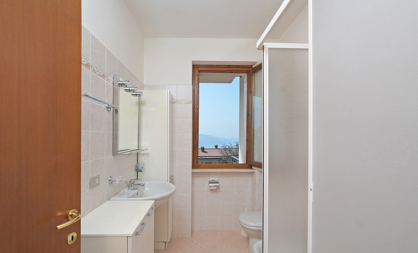 Bathroom, Luna, Brescia