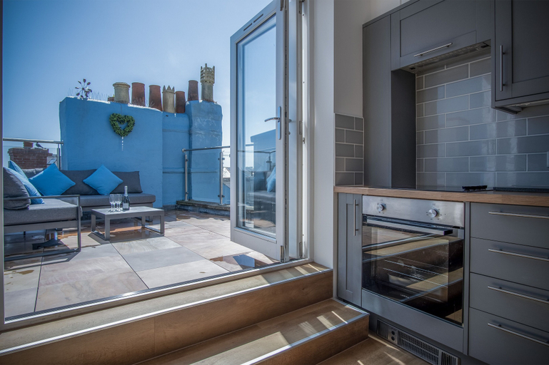 Others 5, Ramsey Apartment - 2 Bedroom - Tenby, Pembrokeshire