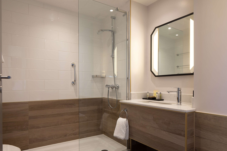 Bathroom 5, Hilton Nottingham, Nottingham