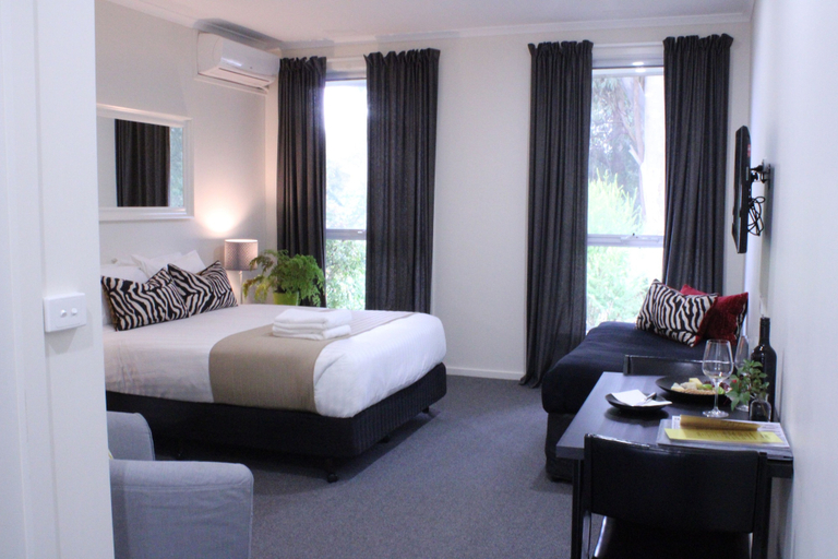 Bedroom 1, Prom Country Lodge, South Gippsland - East