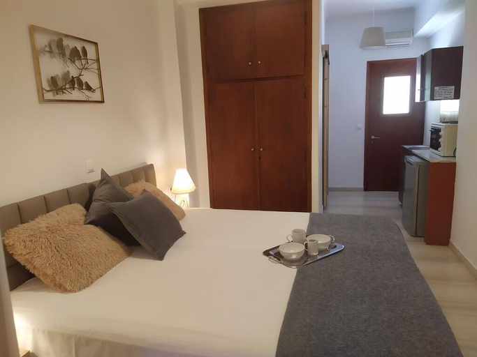 Bedroom 2, Aronis Apartments, Ionian Islands