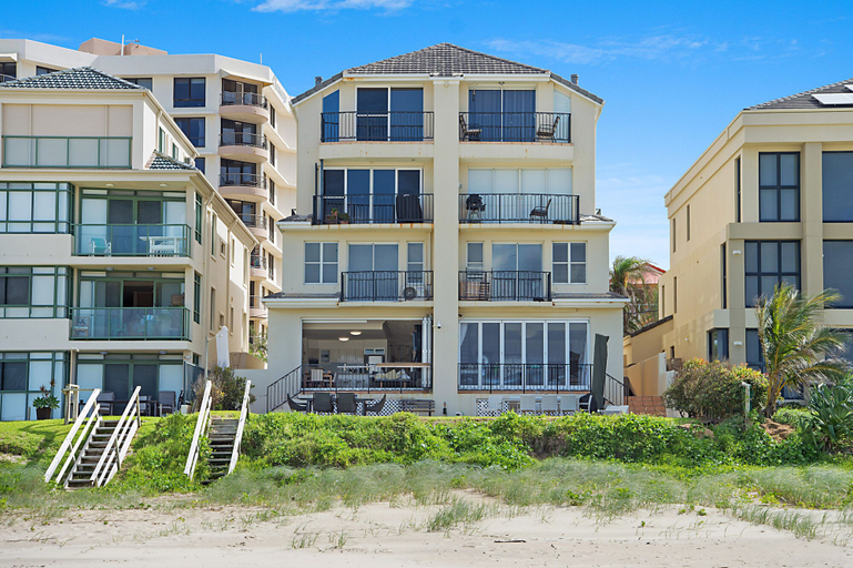 Exterior & Views, Beachfront Palm Beach Townhouse, Gold Coast