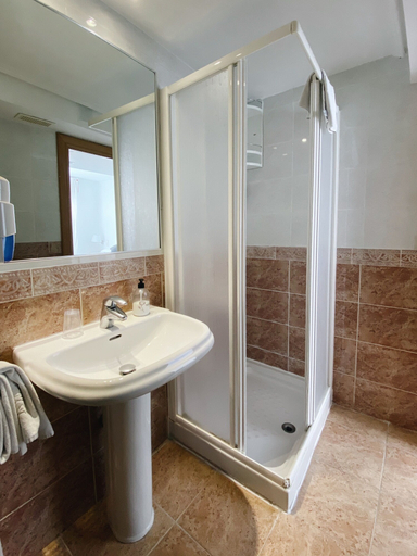 Bathroom 3, Hotel Río Arga, Zaragoza