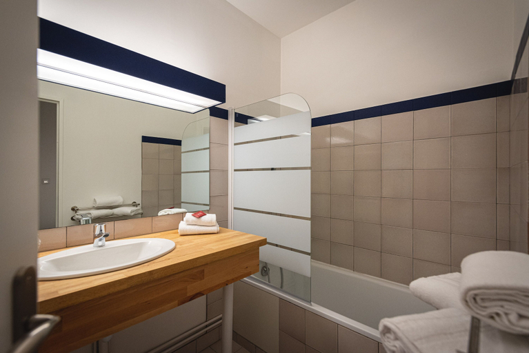 Bathroom, Domaine de Roiffé, Vienne