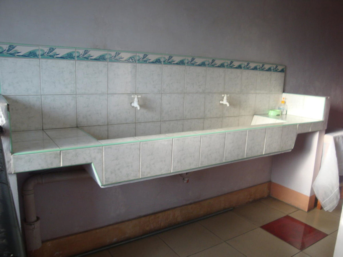 Bathroom 4, Center Parkway Pension House, Kalibo