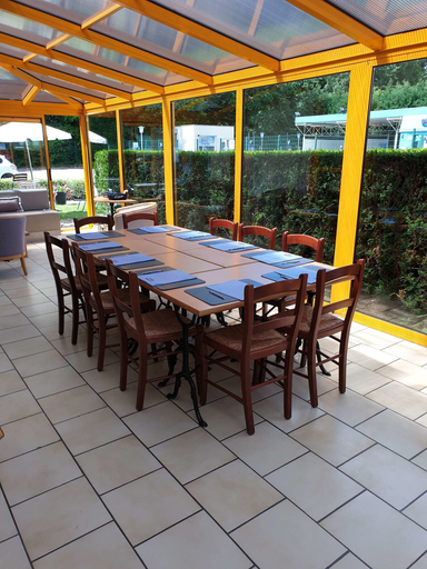 Food & Drinks 5, Kyriad Chantilly, Oise