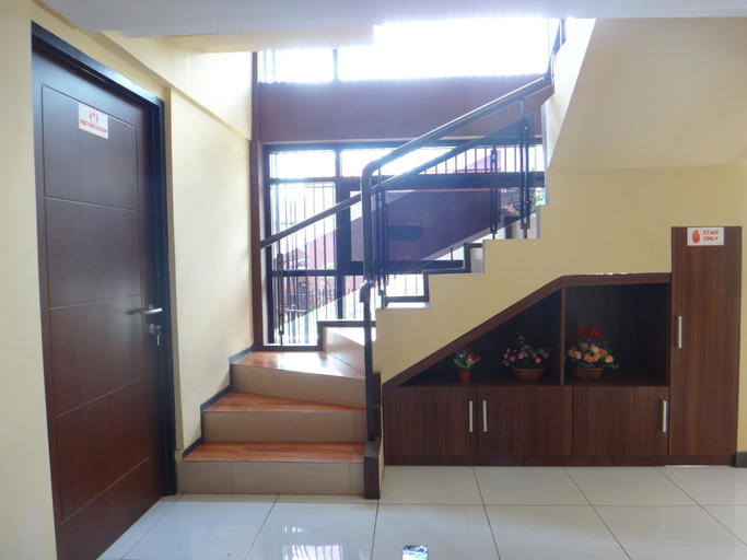 Others 4, Front One Inn Malang, Malang