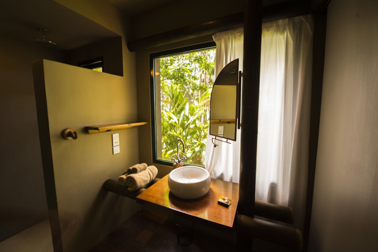 Bathroom, L'Exil Lodges