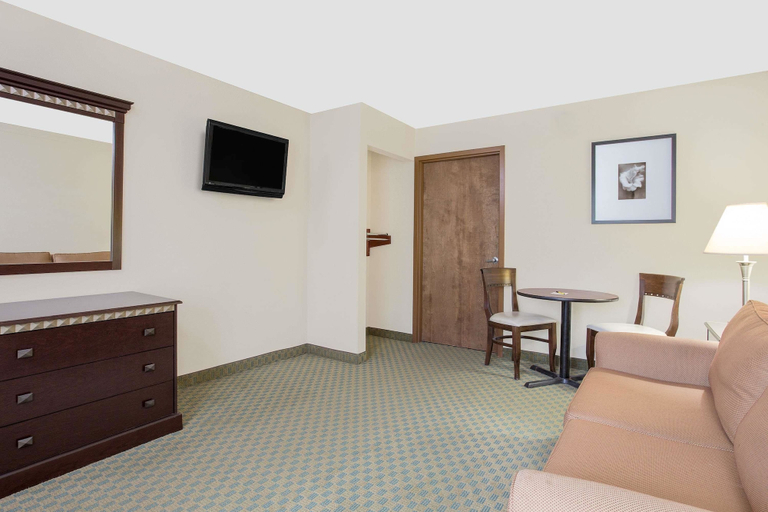 Others 5, Super 8 by Wyndham Danville, Montour