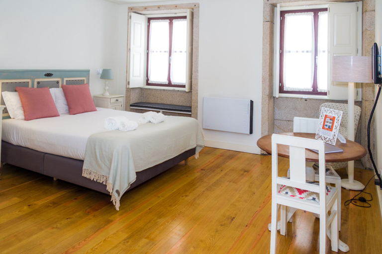 Bedroom 3, Liiiving in Porto - Historic Clerigos Studio 4F, Porto