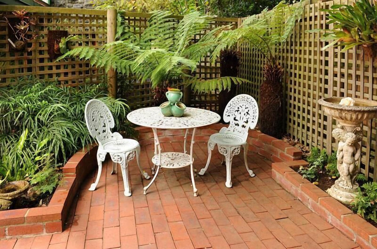 Others 5, Mary Card's Coach House, Yarra Ranges - Dandenongs