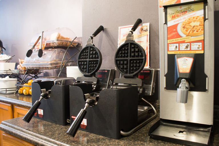 Food & Drinks 5, Microtel Inn & Suites by Wyndham Chattanooga/Near Hamilton P, Hamilton