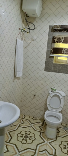 Bathroom, Viclawson Royal Hotel, Bwari