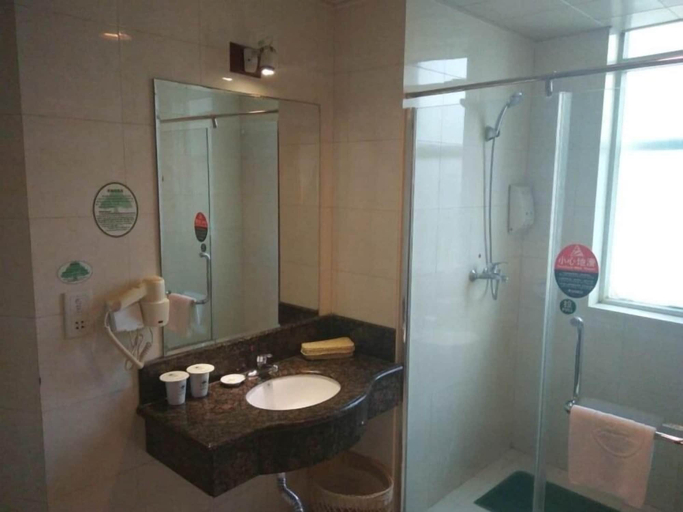 Bathroom 3, GreenTree Inn DongGuan HouJie wanda Plaza Hotel, Dongguan