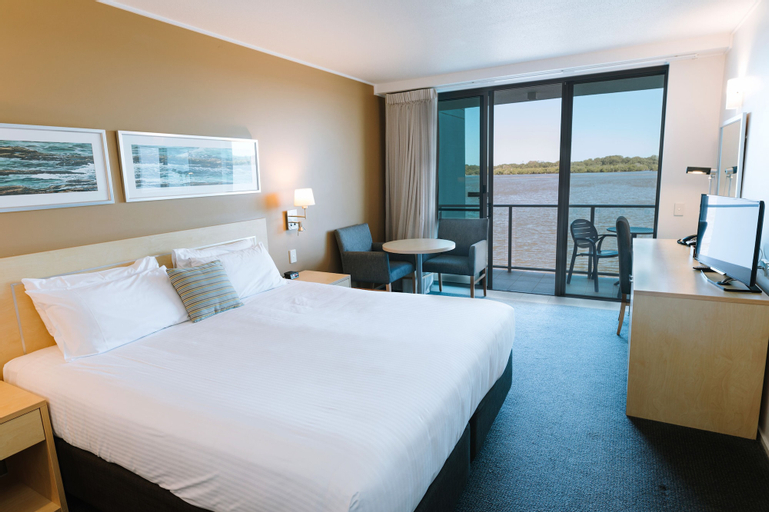 Bedroom 3, Ramada Hotel and Suites Ballina Byron, Ballina