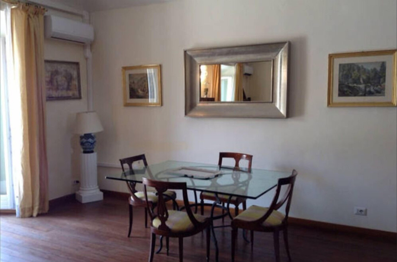 Others 4, Superbe penthouse to Piazza Navona, Rome