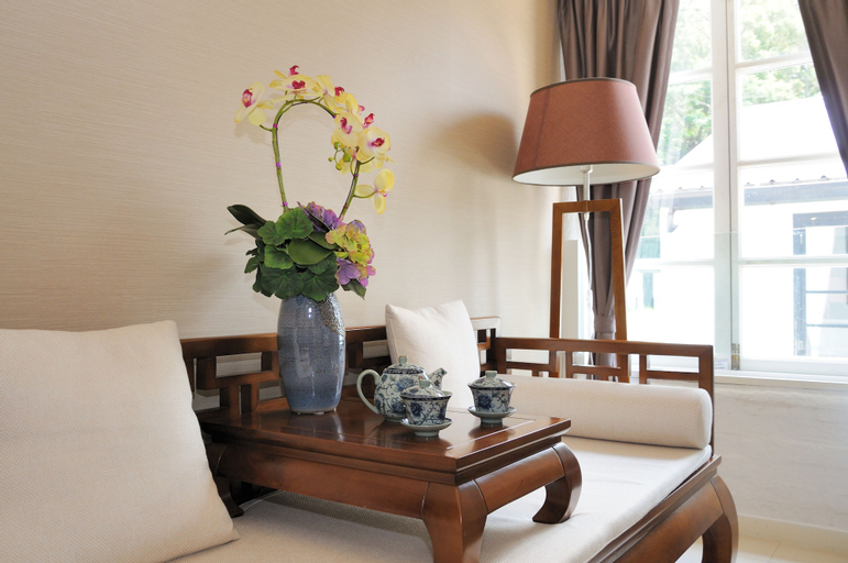 Others 5, Heritage Lodge, Kowloon