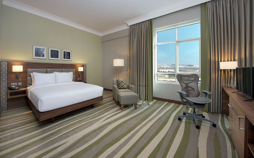 Bedroom 3, Hilton Garden Inn Dubai Jumeirah, Dubai