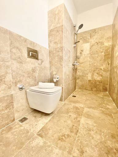 Bathroom 5, Hotel Club Barbarossa, Kaş