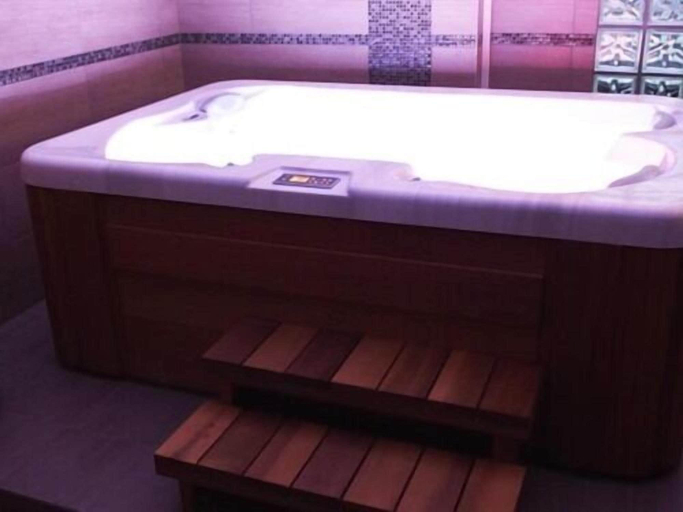 Bathroom 4, Bethune City Relax Spa & Sauna, Pas-de-Calais
